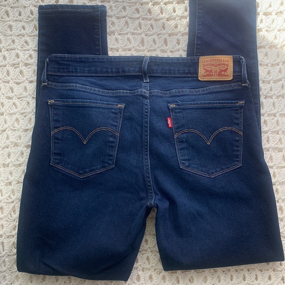 Levi’s 711 Skinny Dark Wash Jeans - Picture 10 of 15